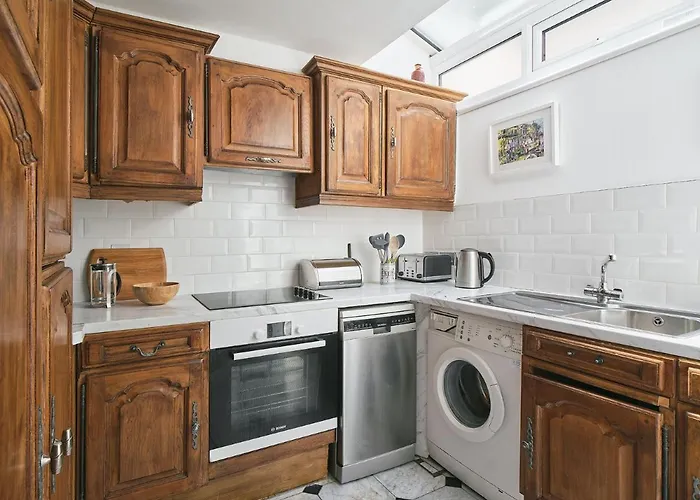 Stylish 3 Bedroom Town House London
