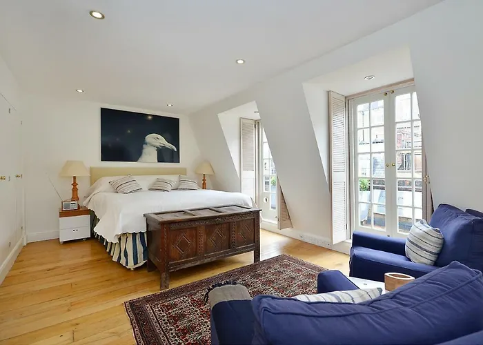 Ennismore Mews London